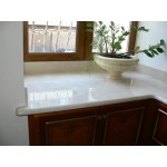 Подоконник из белого мрамора