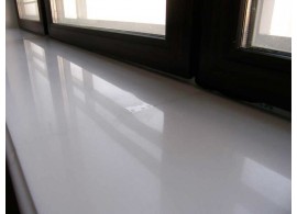 Чисто белый подоконник из мрамора