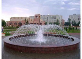 Фонтан из гранита красного цвета