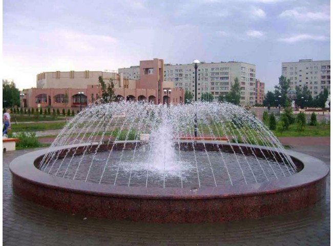 Фонтан из гранита красного цвета