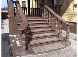 Ступеньки из красного гранита